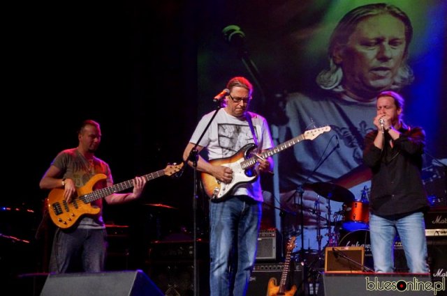 Gala Blues Top 2014